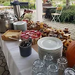 Koczor Winery & بيت ضيافة
