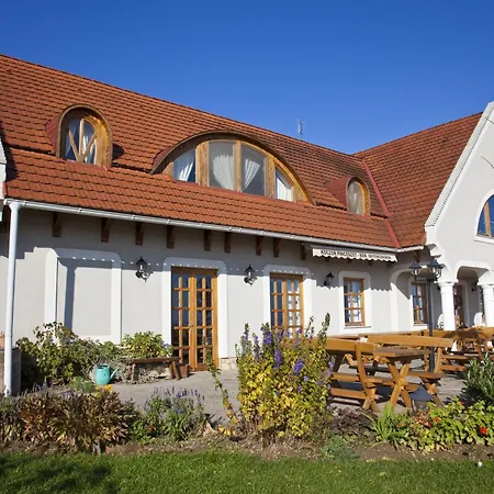 Pensionat Koczor Winery &