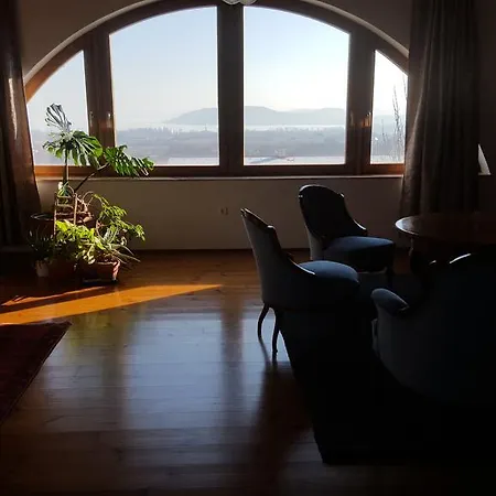 Koczor Winery & 巴拉顿菲赖德
