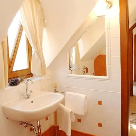 Koczor Winery & ゲストハウス 4*