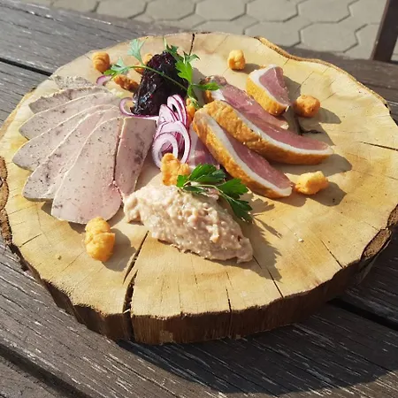 Koczor Winery & 3*