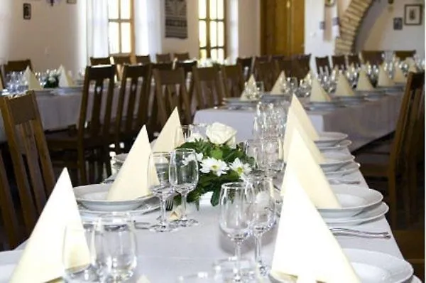 Koczor Winery & בית הארחה