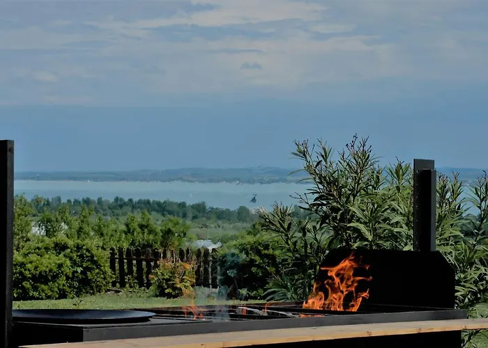 Koczor Winery & בית הארחה