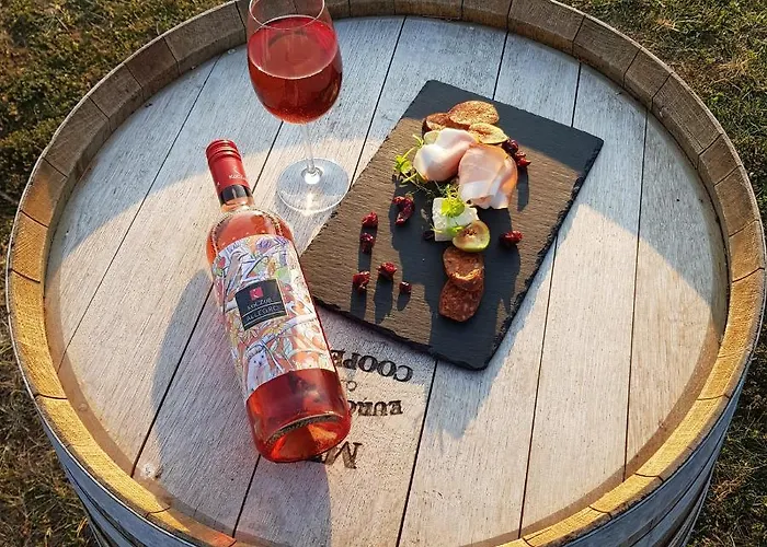 Koczor Winery & בית הארחה 4*