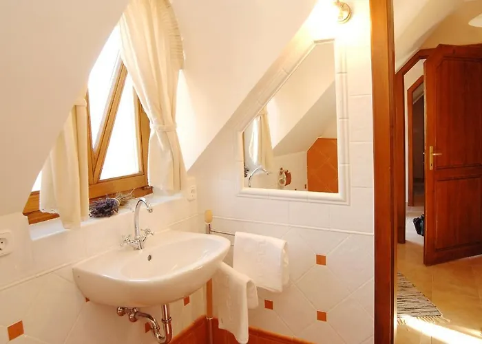 Koczor Winery & Guest house 4*